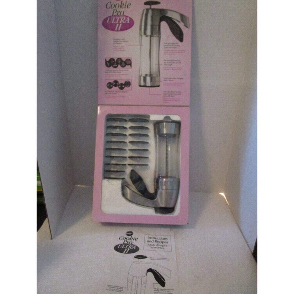 Wilton Cookie Pro Ultra II Cookie Press with 17 discs New In Box